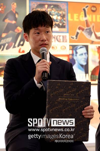 '손흥민-이강인 아니다!' 박지성이 뽑은 홍명보호 에이스는?...