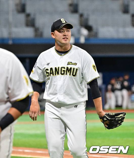 “감독님 선발 시켜주세요” 군 휴가 나와 감독에 어필 실화? 1R 우완 전역 임박→사령탑 고민 깊어진다 [오!쎈 잠실]