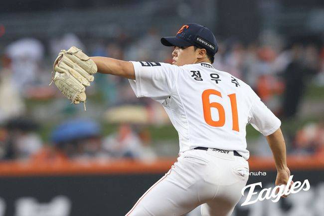 5회는 커녕 4회도 못 채웠다...'153km' 정우주 피홈런 2방 4실점, 험난한 선발 정착기 [오!쎈 대전]