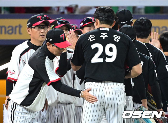 9회 1,2루 김도영 짜릿 삼진→나성범 적시타 맞고 동점위기...'4아웃 진땀 세이브' 손주영