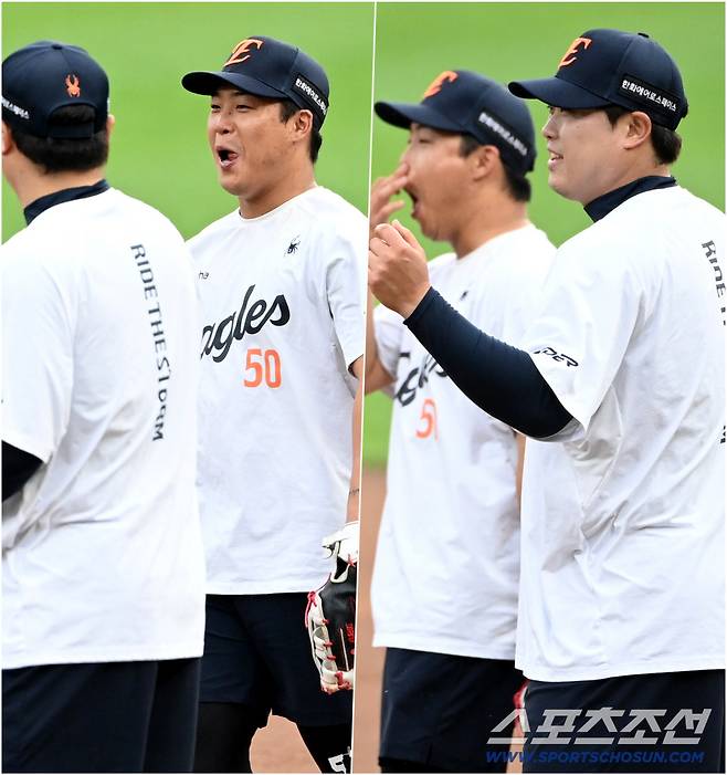'형이 왜 거기서 나와' 류현진 1루 등장에 부담백배 강백호…진땀 토스→90도 인사