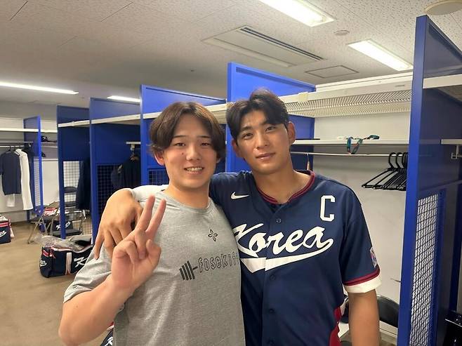 '日 최초' 韓 태극마크 달았던 154km 파이어볼러, 감격의 NPB 복귀→소프트뱅크 입단