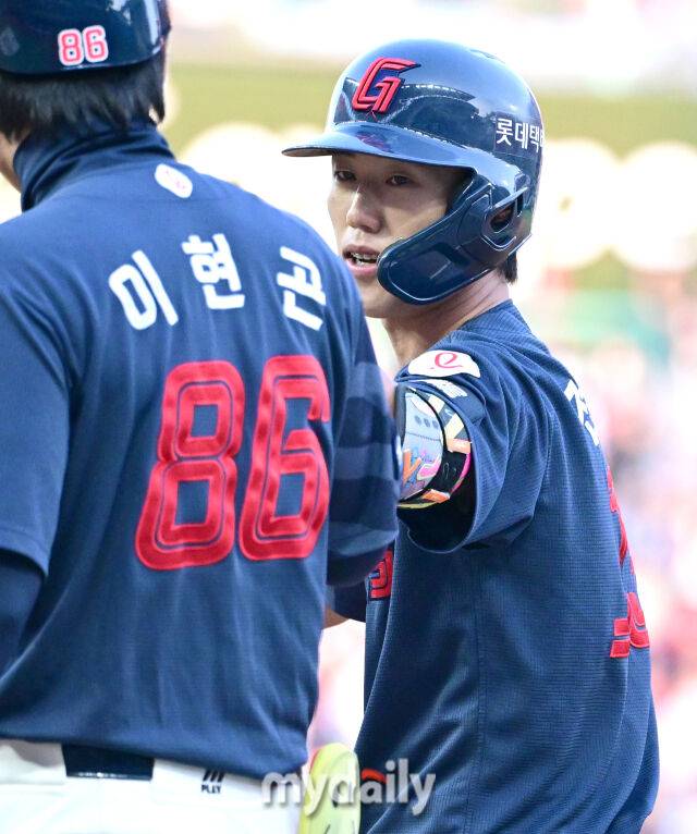 롯데 트레이드 신의 한 수였나, 이 선수가 또 한화 울렸다…