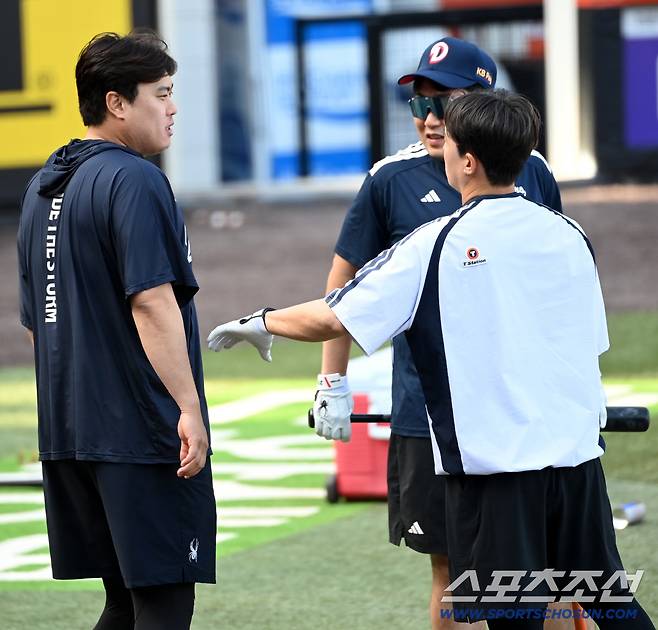 '친구야 내 왔데이~' 손아섭, 양의지와 함께 이적 후 첫 대전行…류현진 홈구장서 절친 셋 '폭풍 재회'