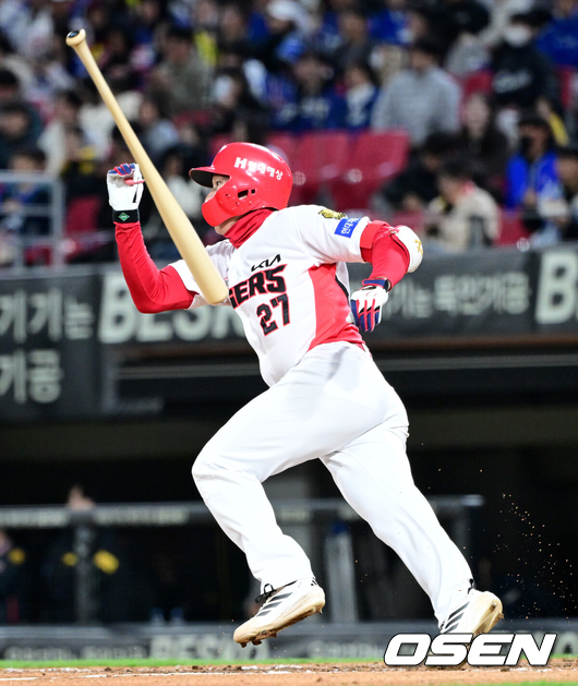 공포의 김호령 역전투런+쐐기타→해영탁 철벽 계투, KIA 단독 4위... SSG 5연패 5할 붕괴 [광주 리뷰]