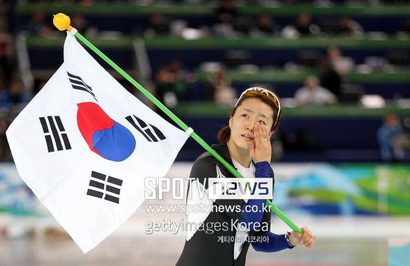 '일본 이상화' 빙속 여제, 올림픽 메달만 10개...다카기 미호 국민영예상 후보로
