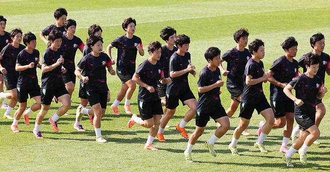 “우승하면 15억인데”…결승 진출한 북한 여자축구 ‘내고향’ 상금 못 받는다?
