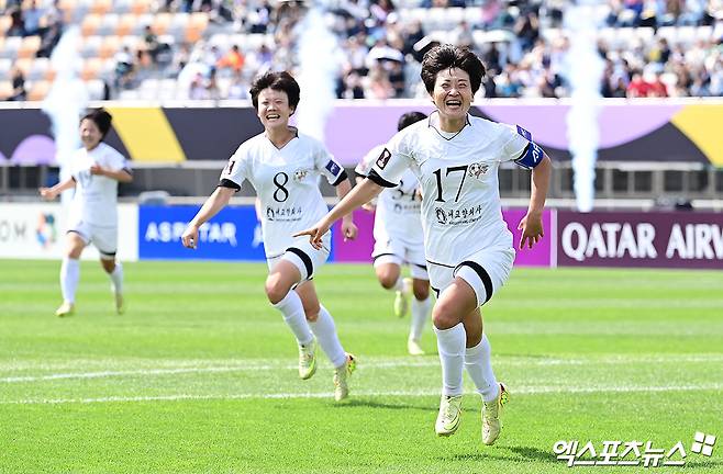 北 내고향, 한국서 우승하고 '인공기 또 꺼냈다'…아시아 정상 등극+15억 상금 획득→日 도쿄 베르디 1-0 제압 [현장리뷰]