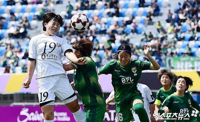 北 내고향, 한국서 우승하고 '인공기 또 꺼냈다'…아시아 정상 등극+15억 상금 획득→日 도쿄 베르디 1-0 제압 [현장리뷰]