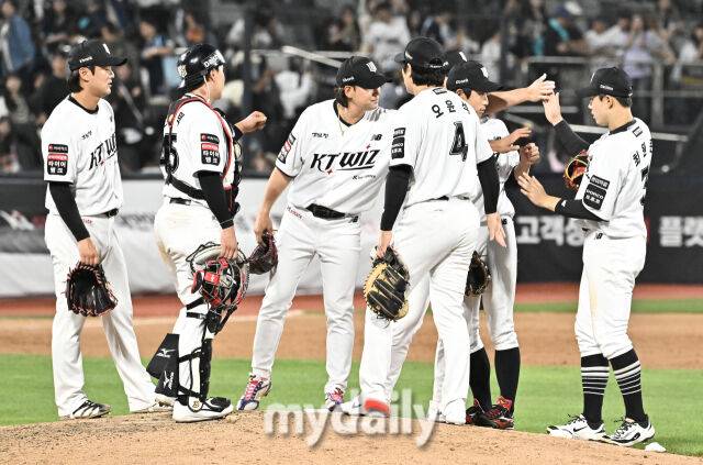 '빅이닝' 이름값 제대로, 3회에만 8득점 쾅!→공동 1위 재도약…