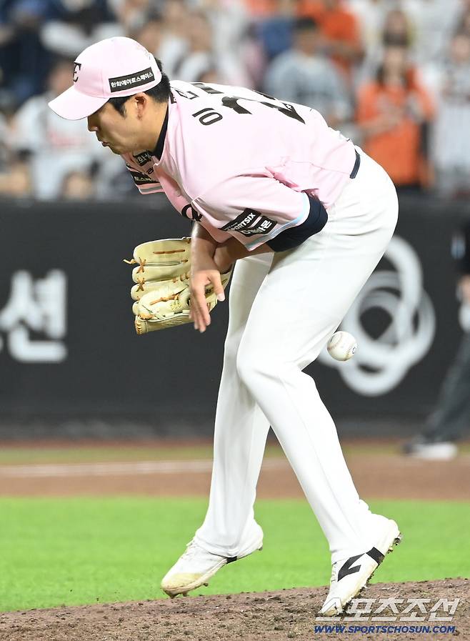 '급소 강타' 인생 최악의 고통 이겨낸, 눈물의 세이브