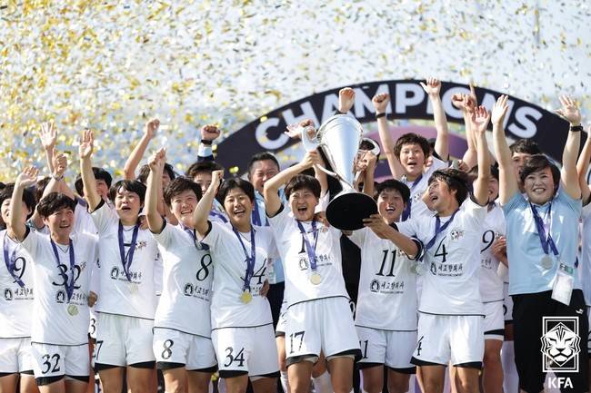 [AWCL 이슈] 감사는 고사하고 눈길 한번 안 줬다...공동 응원단 가장한 내고향 서포터즈의 눈물 나는 짝사랑
