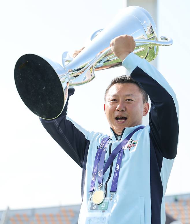 ‘북측’에 발끈한 北 축구 감독, 공식 기자회견 도중 돌연 중단 후 퇴장