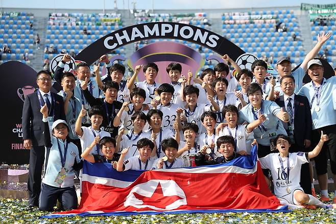 ‘북측’에 발끈한 北 축구 감독, 공식 기자회견 도중 돌연 중단 후 퇴장