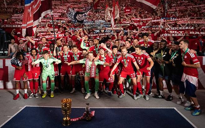 '드디어' 김민재 해냈다, 커리어 최초 '더블' 쾌거... 뮌헨 DFB 포칼 우승 '케인 해트트릭'