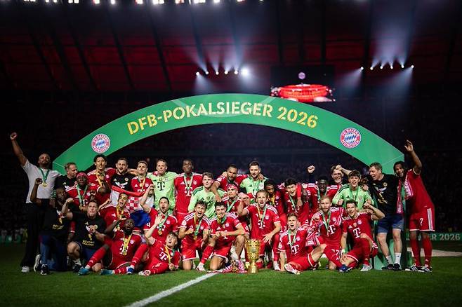 '드디어' 김민재 해냈다, 커리어 최초 '더블' 쾌거... 뮌헨 DFB 포칼 우승 '케인 해트트릭'