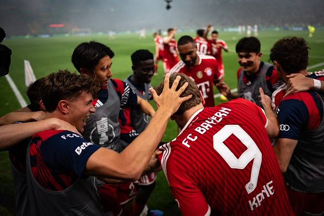'드디어' 김민재 해냈다, 커리어 최초 '더블' 쾌거... 뮌헨 DFB 포칼 우승 '케인 해트트릭'