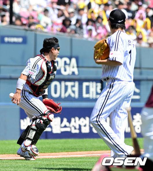 아찔한 포구 실책→역전 결승타...65억 우승 포수, 지옥에서 천당으로 “찬규에게 미안했다”