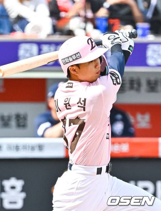 '류현진 QS 호투→200승 금자탑' 한화 겹경사! 주말 3연전 싹쓸이승…두산 밀어내고 단독 5위 점프 [오!쎈 대전]