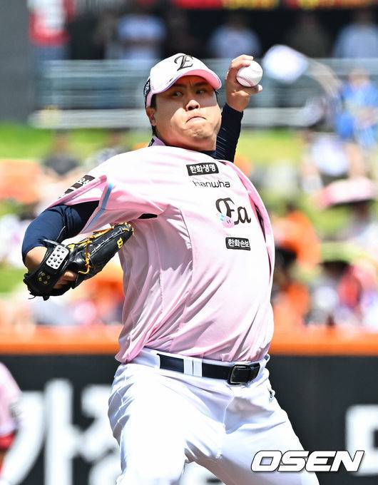 '류현진 QS 호투→200승 금자탑' 한화 겹경사! 주말 3연전 싹쓸이승…두산 밀어내고 단독 5위 점프 [대전 리뷰]