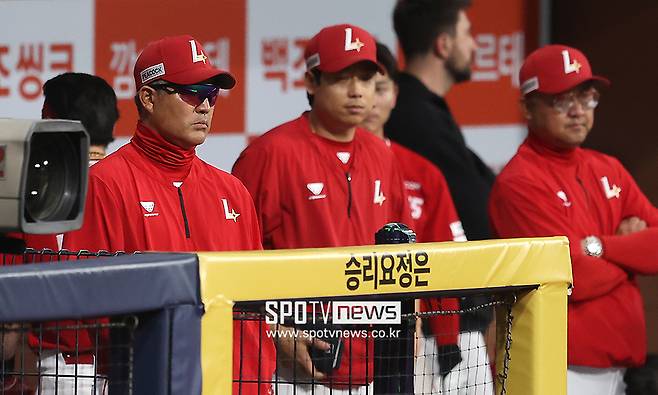 모든 선수들 얼굴에 ‘피곤하다’고 써 있다… 암흑의 7연패, SSG 앞이 안 보인다