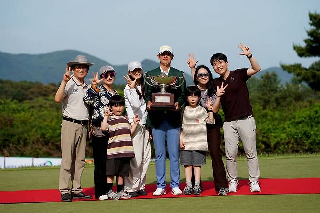 “아내가 부른 10만원 대리기사, 7억짜리 ‘한국오픈 신화’ 됐다”…양지호, 한국오픈 사상 최초 ‘예선 통과자 우승’ 대기록