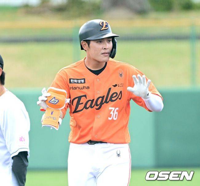 ‘포수→1루수→외야수’ 한화 거포 유망주, 2루타-안타-안타-안타 '4안타' 폭발...한화 2군, 15점 뽑으며 30승 선착