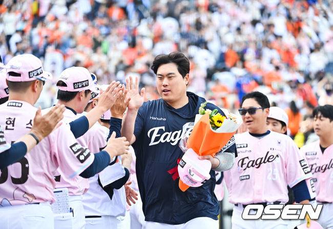 폰세-와이스 대전 등장에 난리났다…빅리거 총출동, 류현진 한미 통산 200승 축하파티 '초호화 라인업'