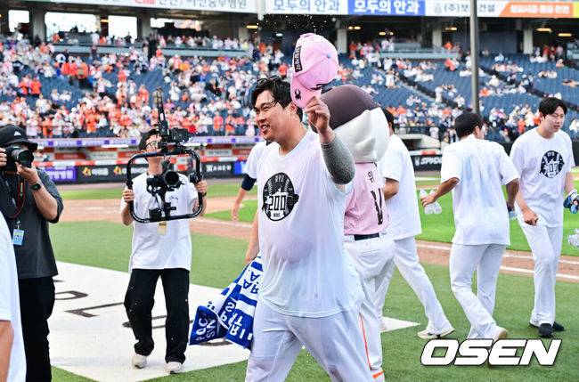 폰세-와이스 대전 등장에 난리났다…빅리거 총출동, 류현진 한미 통산 200승 축하파티 '초호화 라인업'