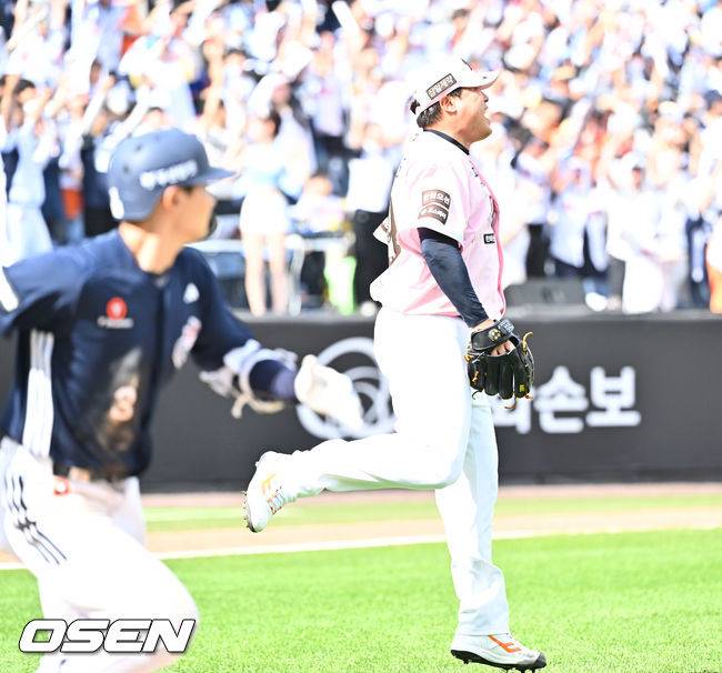‘괜찮다’ 먼저 손 내민 류현진…실책성 수비에도 후배 감싼 해피엔딩 [박준형의 ZZOOM]