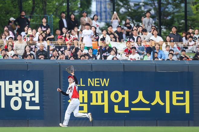2와 8에서 8과 2로···KIA 김호령의 극적인 ‘1과 2분의 1시즌’