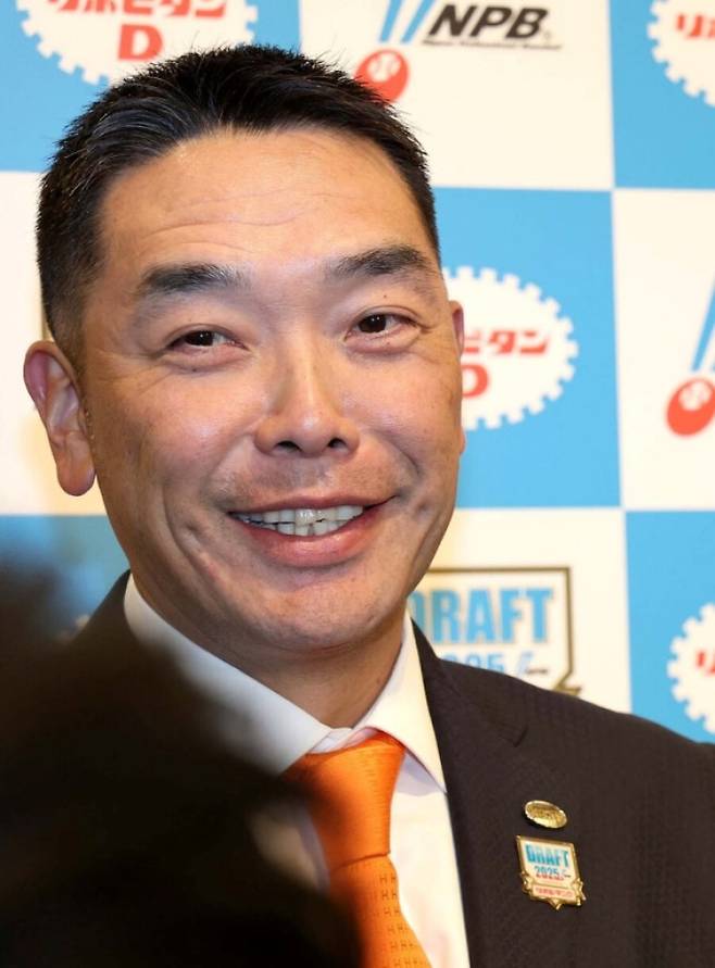 요미우리 아베 감독 사상 첫 시즌 중도 퇴진…이승엽 코치 거취 관심