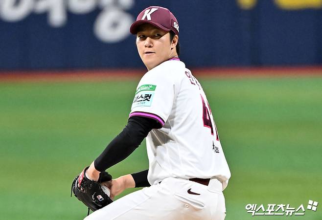 '159km/h 강속구 쾅!' 안우진, KIA 타선 압도→그런데 손가락에 물집이…4이닝 무실점 조기교체 [고척 현장]