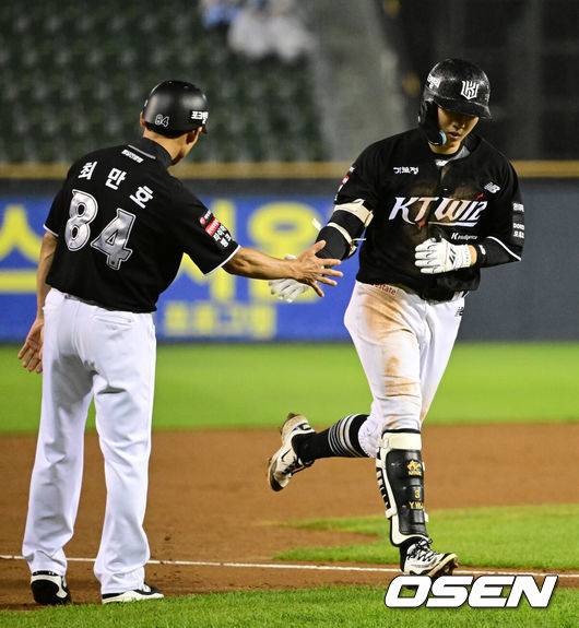 ‘초대형 반전’ KIA-NC 다 외면했는데 타격 1위 실화? 48억이 저렴해 보이는 효과 “그저 믿고 쓰면 됩니다”