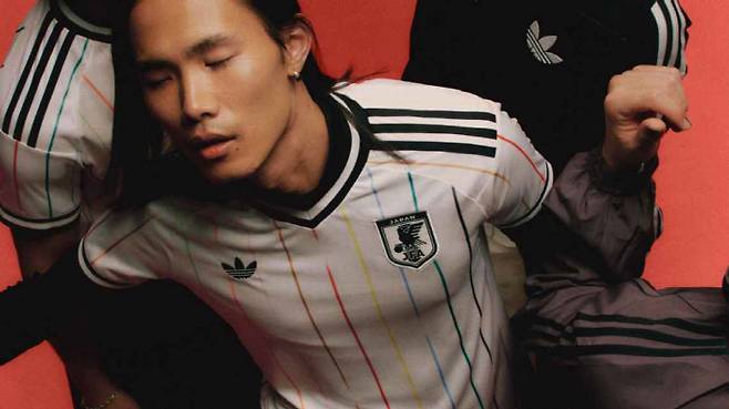 한국, '세계랭킹 2위' 일본에 또 크게 밀렸다...역대급 디자인인데 21위에 그쳐 '월드컵 유니폼 TOP100 발표'