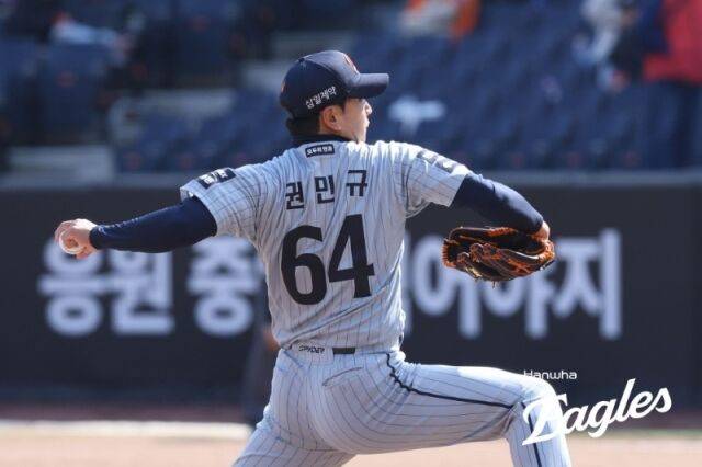 '와' 한화, 왜 'KBO 최초 역사' 사이드암 카드 꺼냈나…