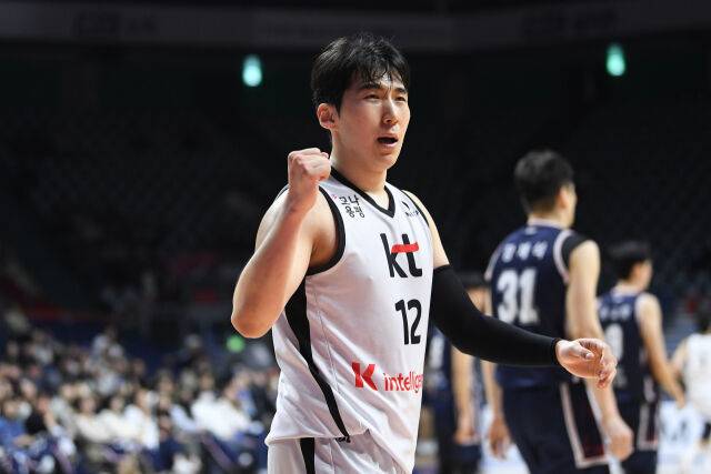 [공식 발표] '파이널 MVP' 허훈·'해외진출 선언' 송교창, 농구 대표팀서 낙마…문정현·박지훈 대체 발탁