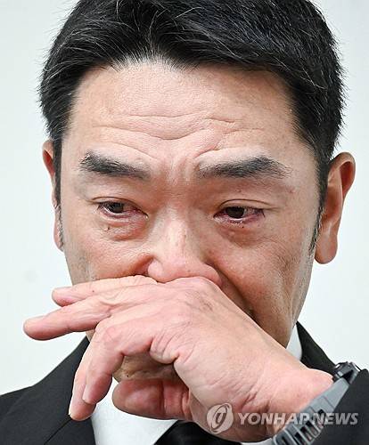 日 아베 감독 복귀 청원, 7만4000명 돌파…가정폭력 자진 사퇴→팬들 동의 안 하나