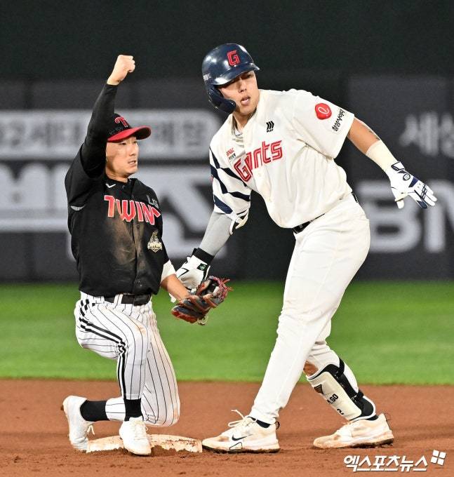 '거기서 왜 슬라이딩을 안 해?'…무사 2루 찬스가 1아웃으로 둔갑, 롯데 '디테일'에서 밀렸다→아직도 20승 못하고 있다니 [부산 현장]