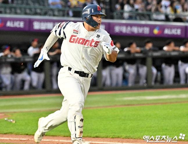롯데가 美 단기유학→日 파견까지 보내며 육성한 그 타자, 드디어 홈런 터졌다!…밀어쳐 4.8m 담장 넘어간 '169.4km/h' 총알타구 [부산 현장]