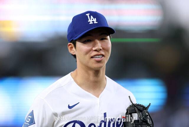 '1회 리드오프 홈런+6이닝 노히트 1실점' 오타니 원맨쇼, ML 대기록 썼다... '첫 좌익수' 김혜성 1안타+미친 캐치