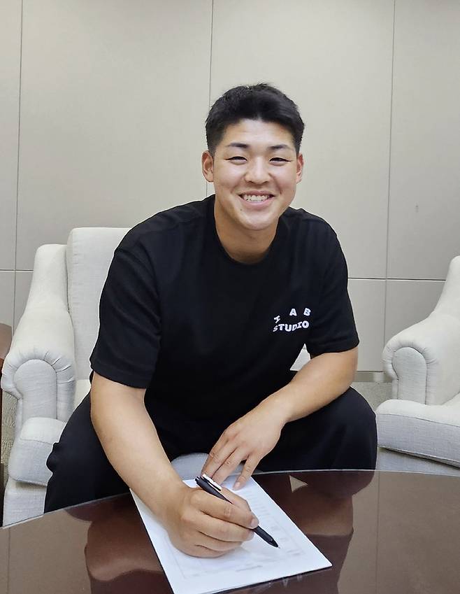 '역대 최초' KIA 승부수, 왜 시라카와인가…