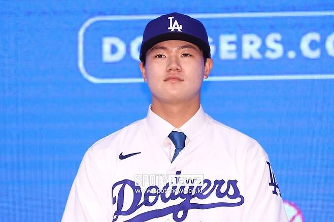 “최악의 등판” 혹평, 장현석 선발 1이닝도 못 버티고 강판이라니… 공든 탑에 흠집 났다