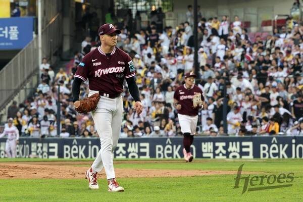 [공식발표] 키움 마운드 숨통 트였다...'ERA 1.42' 로젠버그와 6주 연장 계약 체결