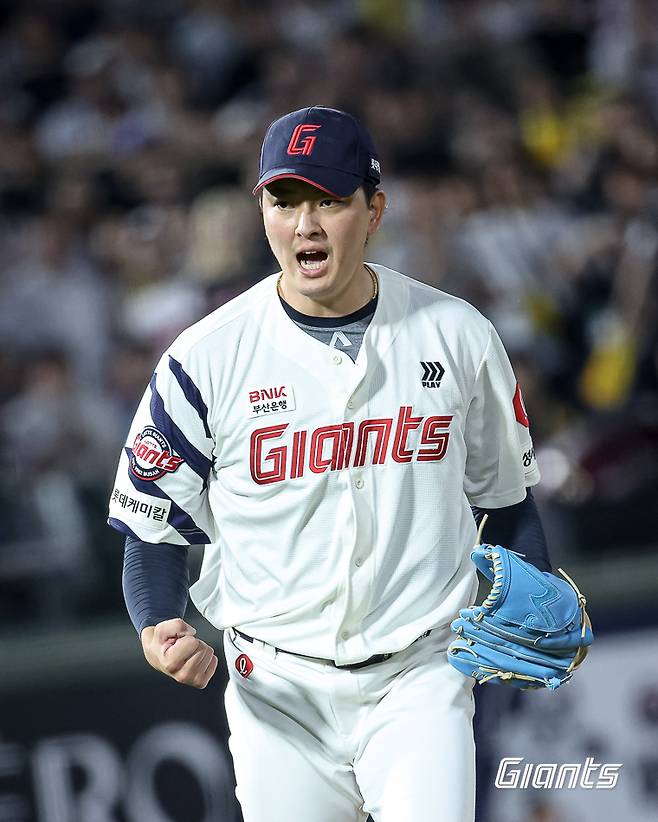 [IS 부산] 2G 연속 대역전패 위기 극복...롯데 자이언츠, 힘겹게 3연패 탈출