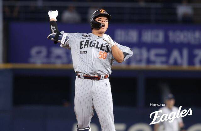 대만 특급 무너졌는데, 한화 어떻게 2-7→18-7 대역전 드라마 가능했나…김경문 대만족