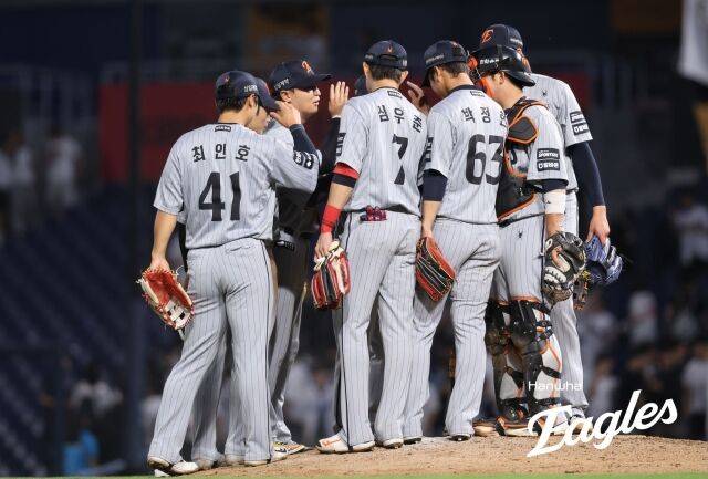 대만 특급 무너졌는데, 한화 어떻게 2-7→18-7 대역전 드라마 가능했나…김경문 대만족