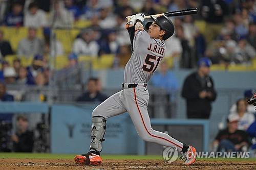 '현지 고깃집 목격담' 이정후, 부상 공백에도 뜨거운 인기…'3연패 수렁' SF 타선 구하러 주말 복귀 임박