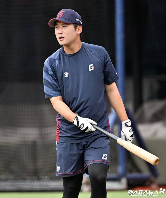 '공동 8위 탈출 도전' 롯데 엔트리 변화 줬다, 노진혁 2주 만에 콜업→이호준 첫 말소…나승엽 DH→김세민 8번-3루수 선발 [창원 현장]