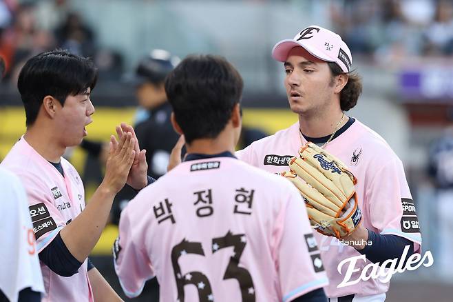 이래서 한화가 계속 기다려왔다…'KBO 데뷔 첫 QS+' 화이트